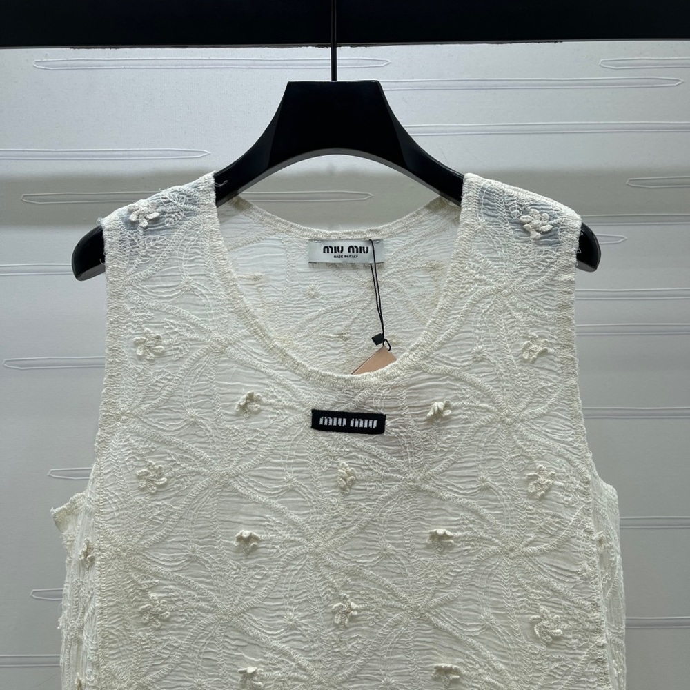 MiuMiu Crochet Crew Neck Vest - Picture 5 of 8